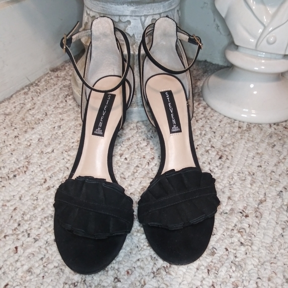 Steve Madden Vexen Sexy Black Suede Ruffled Strap Stiletto Heeled Dress Sandals - Picture 2 of 7